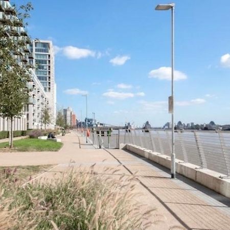 Large Double Room Overlooking The Thames Лондон Екстериор снимка