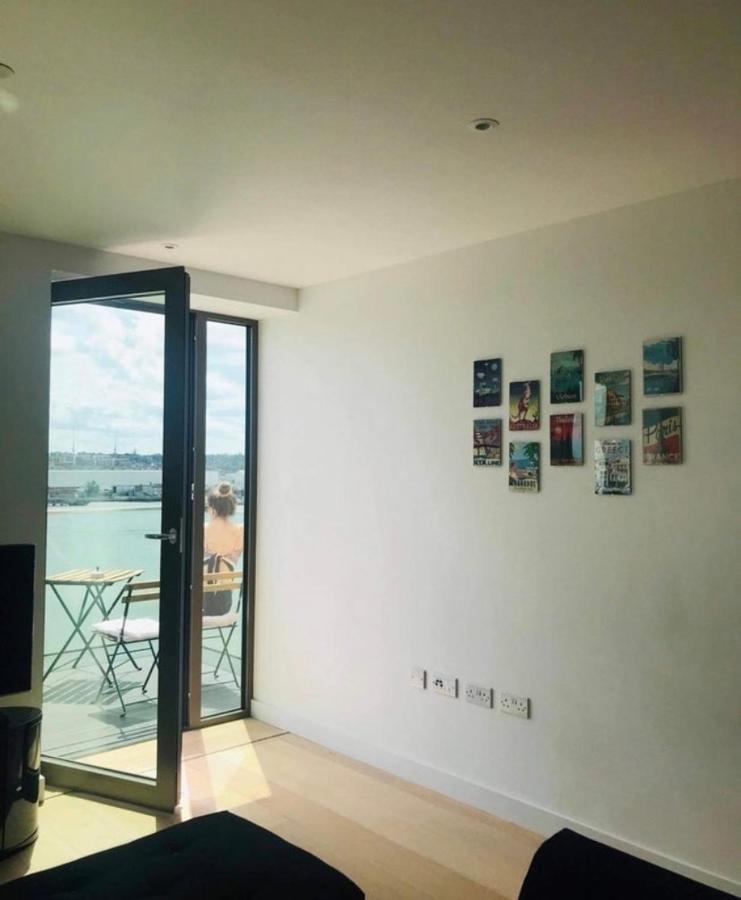 Large Double Room Overlooking The Thames Лондон Екстериор снимка
